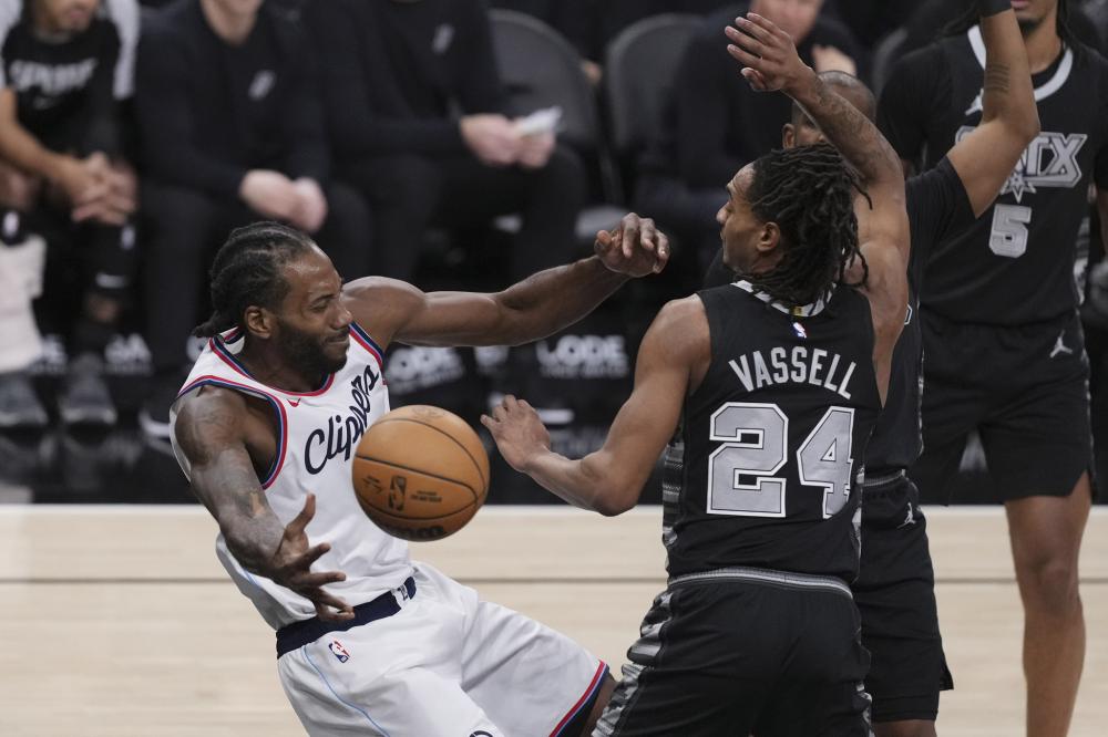 在狭窄的空 在狭窄的空