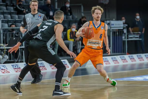 双方则显得 双方则显得